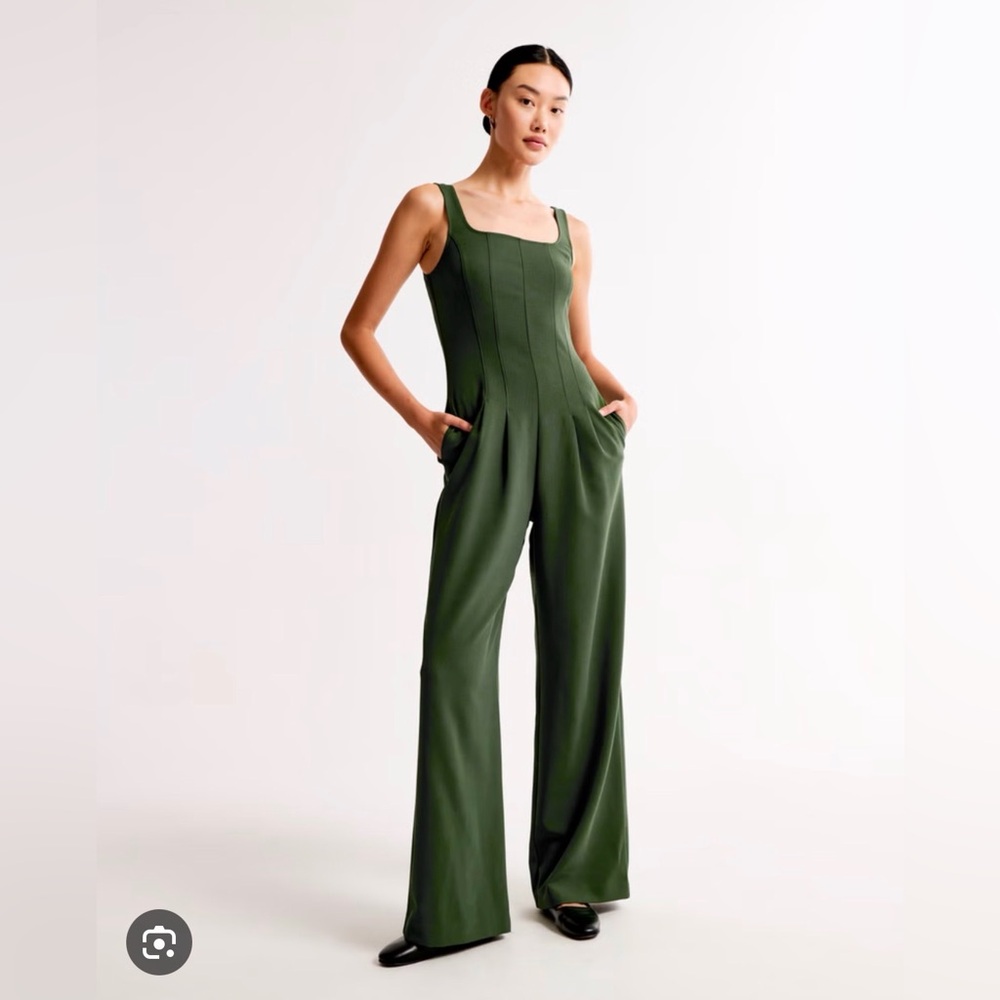 Abercrombie & Fitch Green Jumpsuit MEDIUM Petite